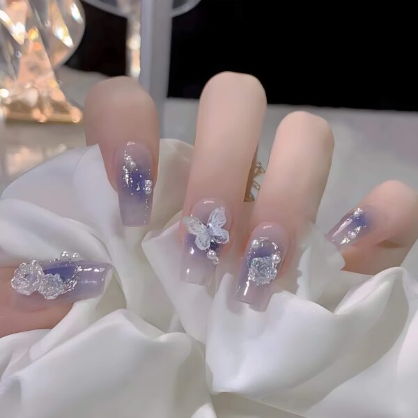 Diamond Nnail Art